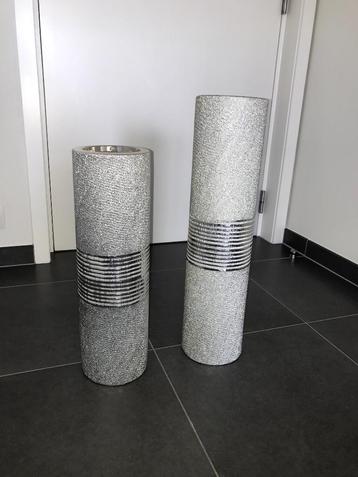 2 zuilen van GILDE Handwerk beschikbaar voor biedingen