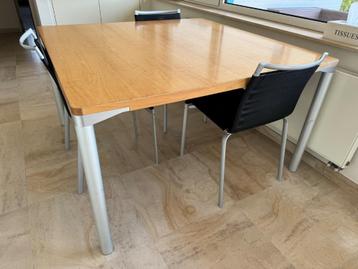 Table de cuisine carrée 130 x 130, Maison & Meubles, Tables | Tables à manger, 100 à 150 cm, Cinq personnes ou plus, 100 à 150 cm
