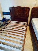 2 lits en chêne breton avec 1 table de chevet, Enlèvement