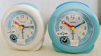 Réveil VEDETTE quartz ENFANT, bleu ou blanc, lumière, neuf, Enlèvement ou Envoi, Neuf, Analogique, Réveil ou Horloge