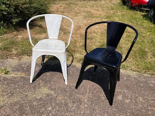 Tolix vintage stoeken zwart of wit, Antiek en Kunst, Antiek | Meubels | Stoelen en Sofa's, Ophalen