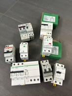 Differentieel alle type+contactor+verschilende transformator, Doe-het-zelf en Bouw, Elektriciteit en Kabels, Ophalen, Zo goed als nieuw