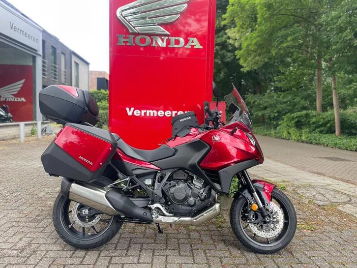 Honda NT1100 MT (bj 2024), Motoren, Motoren | Honda, Bedrijf, Toermotor