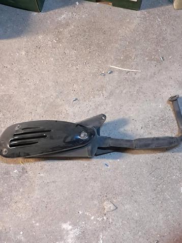 La souris uitlaat nieuw beschikbaar voor biedingen