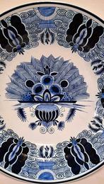 Assiette en forme de paon en bleu de Delft, 37 cm., Enlèvement ou Envoi
