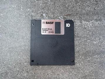 48 stuks 3.5" floppy disks beschikbaar voor biedingen