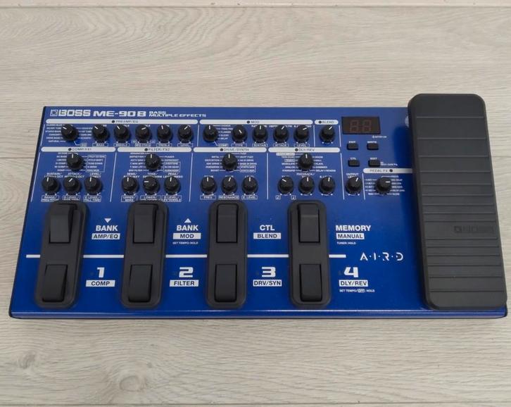 Boss ME-90B bass multieffect DI, Muziek en Instrumenten, Effecten, Zo goed als nieuw, Ophalen of Verzenden