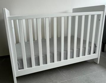 Babybed beschikbaar voor biedingen