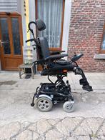 Chaise roulante électrique fauteuil peu roulé sur la route, Enlèvement