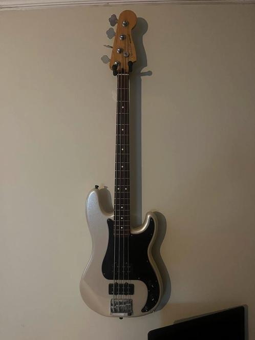 Fender blacktop precision bass, Muziek en Instrumenten, Snaarinstrumenten | Gitaren | Bas, Gebruikt, Ophalen