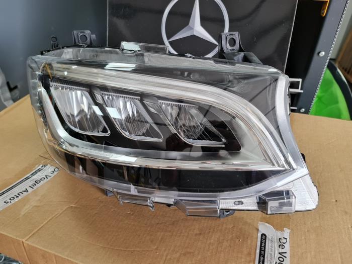 Koplamp rechts van een Mercedes Sprinter, Auto-onderdelen, Verlichting, Mercedes-Benz, Nieuw, 3 maanden garantie, Ophalen of Verzenden