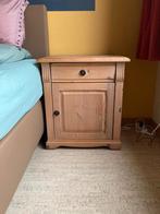 2 nachtkastjes uit vol hout, Ophalen, Zo goed als nieuw, Hout