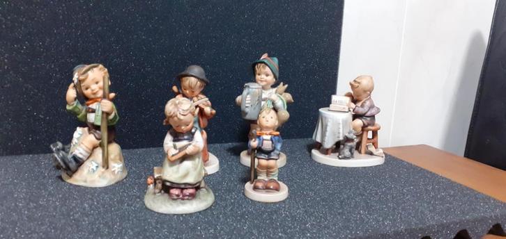 6 oude Hummeltjes met lichte schade. Zie omschrijving., Verzamelen, Beelden en Beeldjes, Gebruikt, Hummel, Ophalen of Verzenden