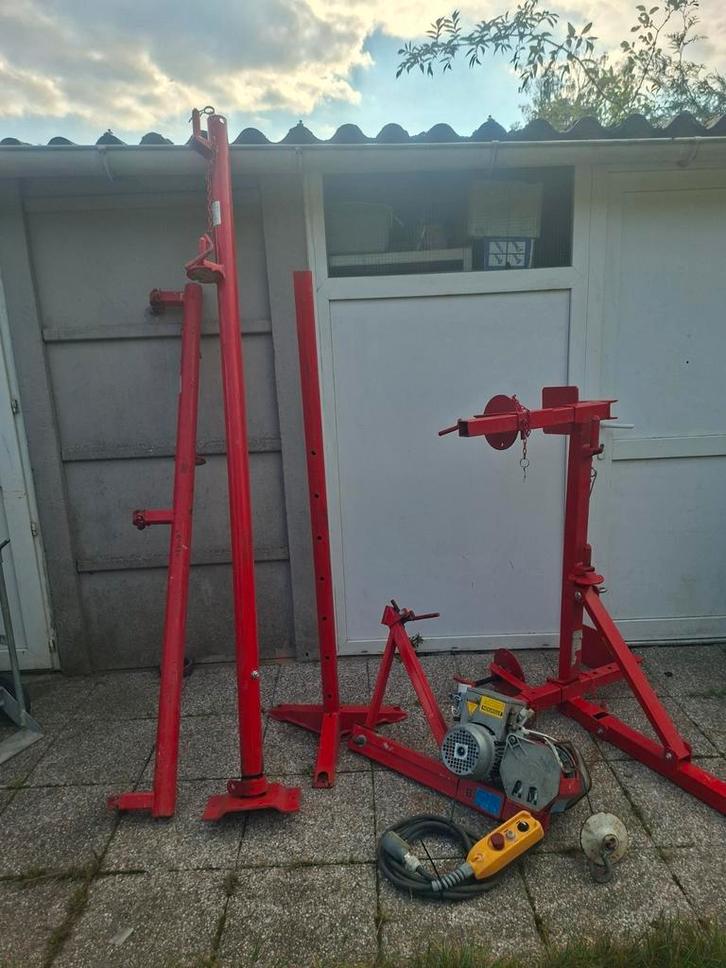 Monte charge grue IMER TR225N, Articles professionnels, Machines & Construction | Grues & Excavatrices, Grue, Enlèvement