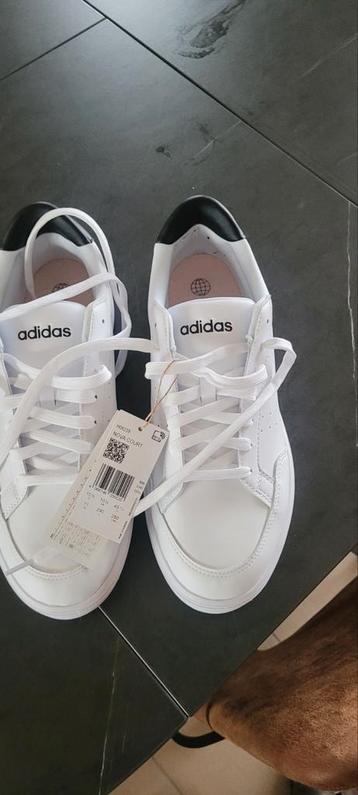 Adidas nova court beschikbaar voor biedingen