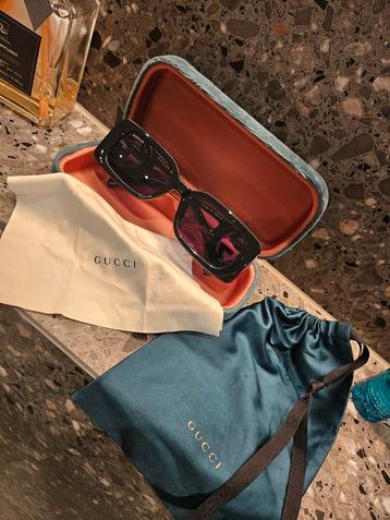 Gucci zonnebril  disponible aux enchères