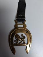 Royal Lion Horse Shoe Vintage antieke messing decoratie meda, Bijoux, Sacs & Beauté, Comme neuf, Enlèvement ou Envoi