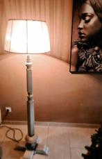 Oude eiken vloerlamp, Huis en Inrichting, Lampen | Vloerlampen, Ophalen, Zo goed als nieuw, Hout, 150 tot 200 cm