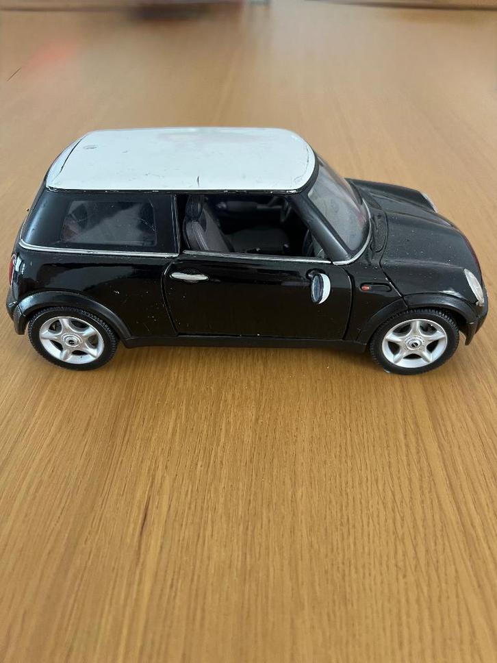 MINI Cooper speelgoedauto – zwart met wit dak – schaalmodel, Kinderen en Baby's, Speelgoed | Overig, Zo goed als nieuw, Jongen of Meisje
