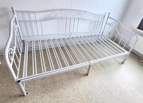 SPLINTERNIEUW‼️

vidaXL Slaapbankframe uittrekbaar metaal, Huis en Inrichting, Slaapkamer | Bedden, Nieuw, 200 cm, Metaal, Wit