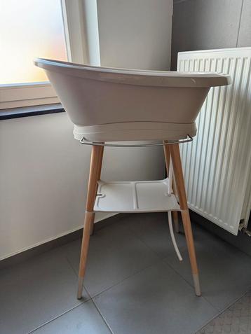 Babybadje met staander beschikbaar voor biedingen