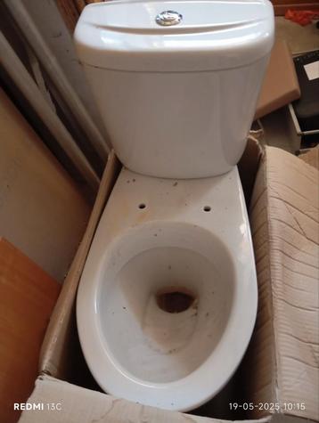 Toilet vrijstaand wit beschikbaar voor biedingen