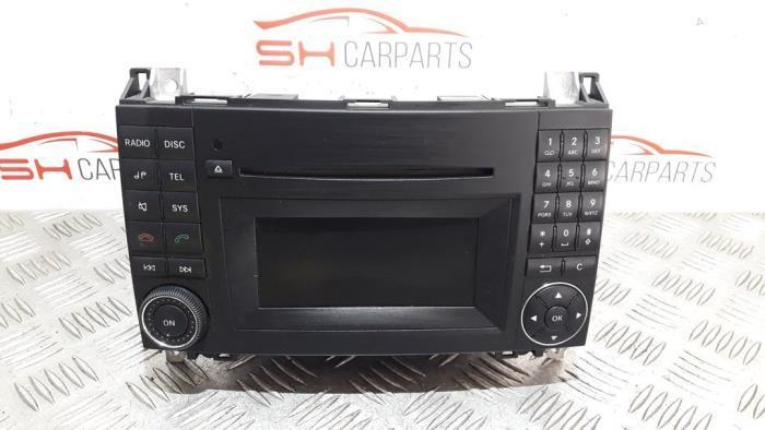 Radio/Lecteur CD d'un Mercedes A-Klasse, Autos : Pièces & Accessoires, Électronique & Câbles, Mercedes-Benz, Utilisé, Enlèvement ou Envoi