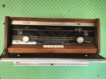 Oude radio beschikbaar voor biedingen