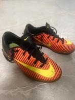 Jongens Nike schoen, Sport en Fitness, Voetbal, Ophalen, Zo goed als nieuw