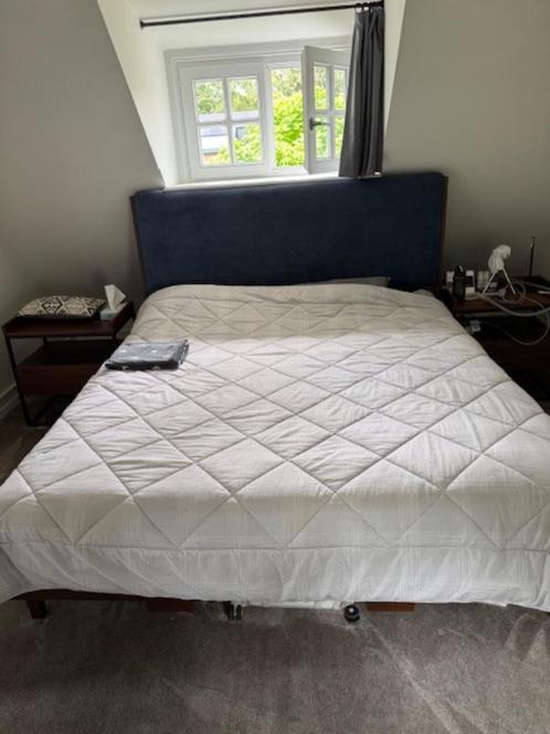 Teakhouten bed 180x200 cm, Huis en Inrichting, Slaapkamer | Bedden, Zo goed als nieuw, Tweepersoons, 180 cm, 200 cm, Hout, Bruin