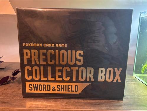 Pokémon: Precious collector box sealed, Hobby en Vrije tijd, Verzamelkaartspellen | Pokémon, Nieuw, Ophalen