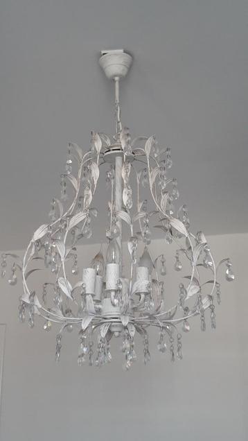 Luster beschikbaar voor biedingen