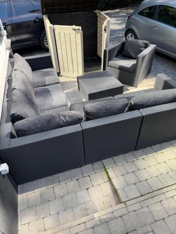Lounge set beschikbaar voor biedingen