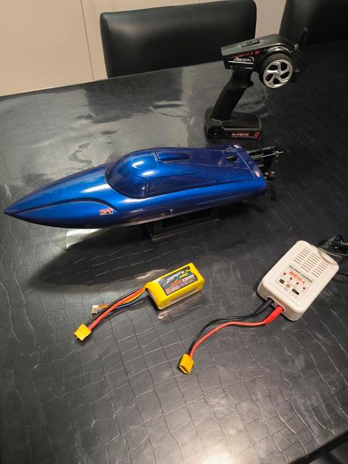 Klein en supersnel speedbootje (70kmph op gps), Hobby en Vrije tijd, Modelbouw | Boten en Schepen, Gebruikt, Ophalen