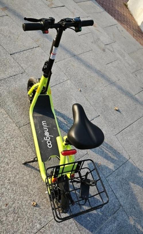 Zittende elektrische scooter met mand, Fietsen en Brommers, Steps, Zo goed als nieuw, Overige typen, Ophalen