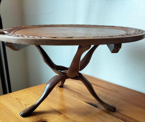 Walnotenhouten dienblad en kleine tafel, Huis en Inrichting, Woonaccessoires | Dienbladen, Zo goed als nieuw, Hout, Rond