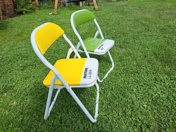 Chaises pliantes enfant Pantone beschikbaar voor biedingen