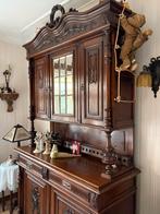 Un ensemble complet de salle à manger Louis XVI 1920, Enlèvement