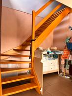 Trap - vol hout, Ophalen, Zo goed als nieuw, Ladder, 2 tot 4 meter
