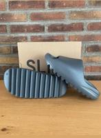 Adidas Yeezy Slide Granite maat 43, Kleding | Heren, Nieuw, Slippers, Ophalen of Verzenden, Adidas yeezy