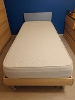 Bed 90x200 cm met lattenbodem en matras, Huis en Inrichting, Ophalen
