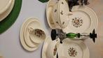 SERVIES WEDGWOOD,  101 STUKS, Huis en Inrichting, Ophalen, Keramiek, Zo goed als nieuw, Bord(en)