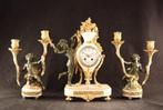 Klok en garnituur set - Lodewijk XVI-stijl, Antiek en Kunst, Antiek | Klokken, Ophalen of Verzenden