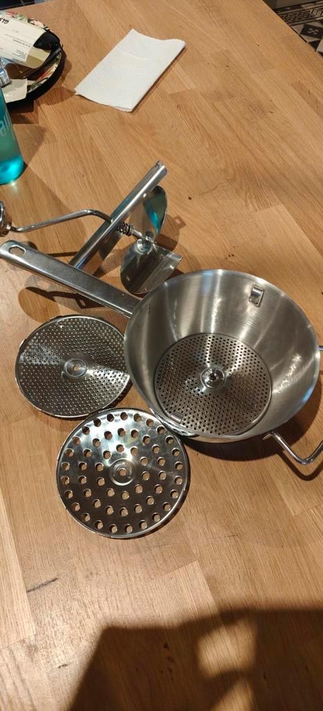 Passeerapparaat, passiemolen van roestvrij staal, Huis en Inrichting, Keuken | Potten en Pannen, Zo goed als nieuw, Ophalen of Verzenden