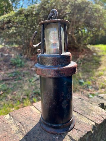 Mijnwerkerslamp beschikbaar voor biedingen