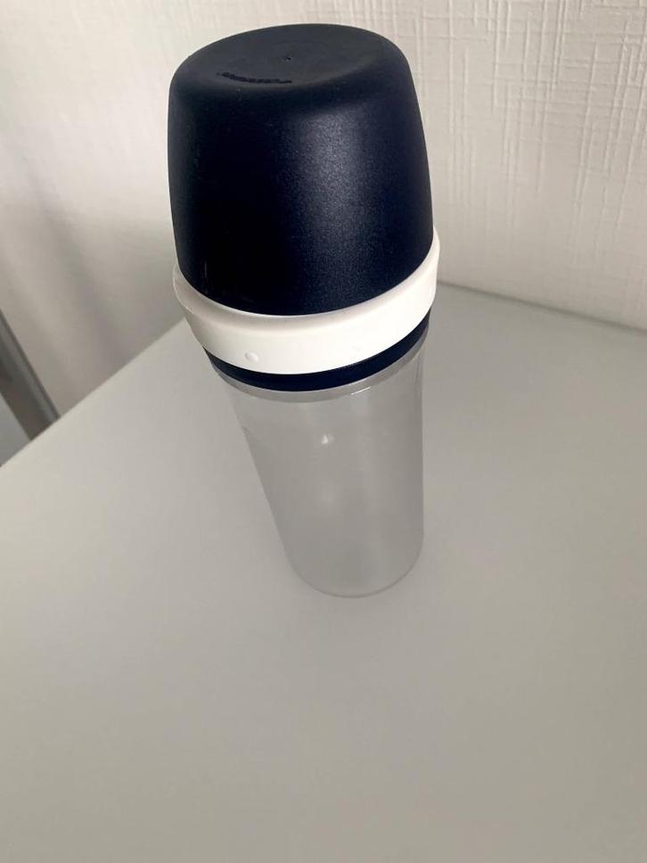 TUPPERWARE Parmezaanse strooier, Huis en Inrichting, Keuken | Tupperware, Zo goed als nieuw, Blauw, Wit, Ophalen of Verzenden