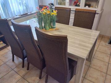 8 Lloyd Loom Stoelen in super staat beschikbaar voor biedingen