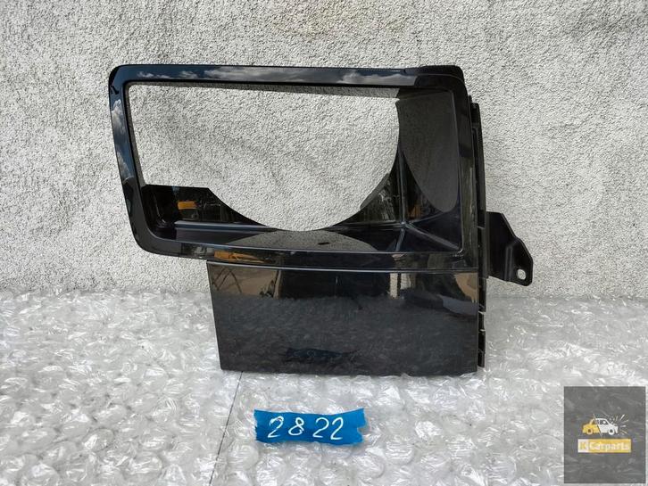 L8B2-13C024-AE, LAND ROVER DEFENDER KOPLAMPFRAME RECHTS, Auto-onderdelen, Carrosserie, Land Rover, Gebruikt