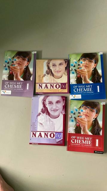 Chemie boeken voor het eerste jaar van de tweede graad  beschikbaar voor biedingen
