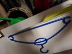 35 plastieken Kleerhangers, Ophalen, Zo goed als nieuw